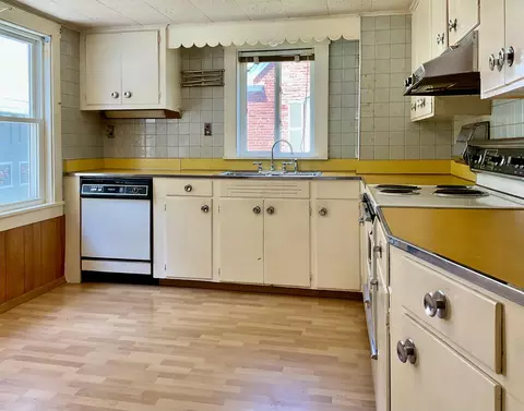 Kitchen - 18 Valley Rd, Bath, ME 04530 photo 2 of 4