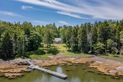 72 States Point Rd, Saint George, ME 04860