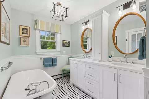 Bath - 234 Sebasco Rd, Phippsburg, ME 04562 photo 2 of 4