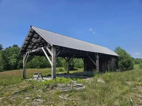 5 Farmington Fallsroute 2 Rd, New Sharon, ME 04955