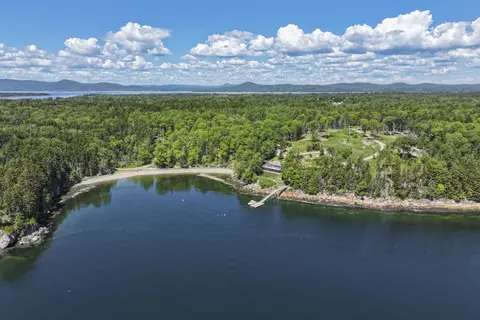 118 E Shore Dr, Islesboro, ME 04848