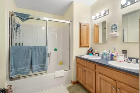 Bath - 56 Brookside Cir, Ogunquit, ME 03907 photo 2 of 2