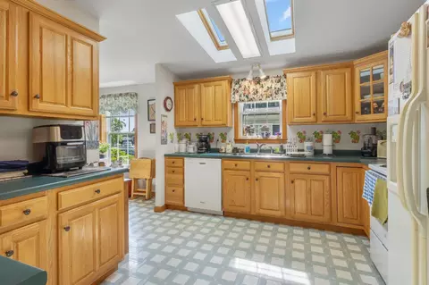 Kitchen - 56 Brookside Cir, Ogunquit, ME 03907 photo 3 of 5
