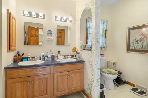 Bath - 56 Brookside Cir, Ogunquit, ME 03907 photo 1 of 2