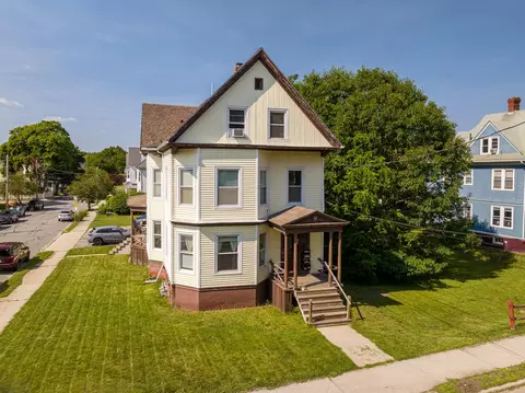 325 Woodford St, Portland, ME 04103