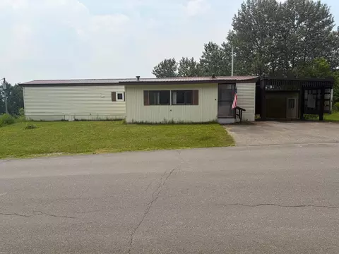 30 Cannan St, Fort Kent, ME 04743