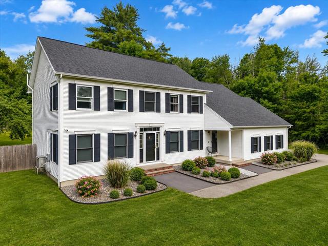 54 Trillium Trl, Bangor, ME 04401