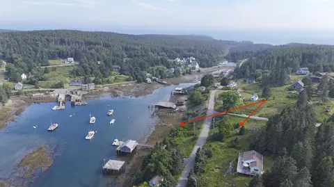 6 W Shore Rd, Frenchboro, ME 04662