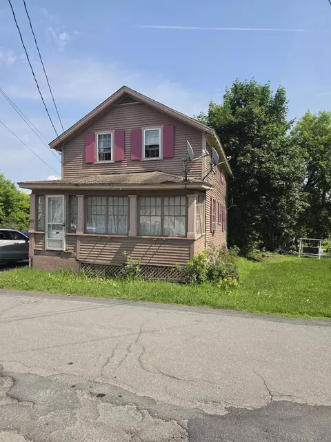 11 Exchange St, Presque Isle, ME 04769