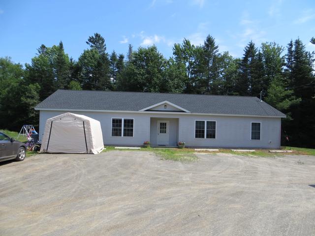 11 Moline Ln, Levant, ME 04456