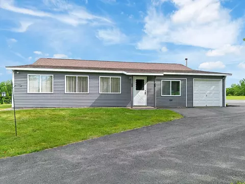 Exterior - 825 W River Rd, Augusta, ME 04330 photo 2 of 12