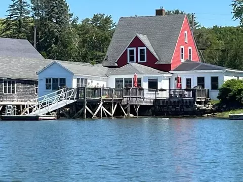 31 Pier Rd, Kennebunkport, ME 04046