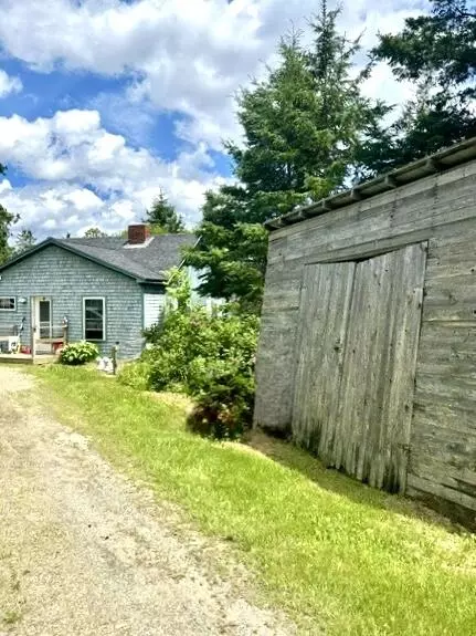 16 Rice Rd, Harrington, ME 04643