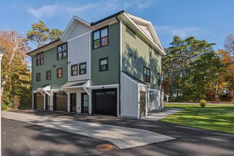 4 Overlook Dr #2, Old Orchard Beach, ME 04064