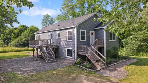 48 Peters St, Orono, ME 04473