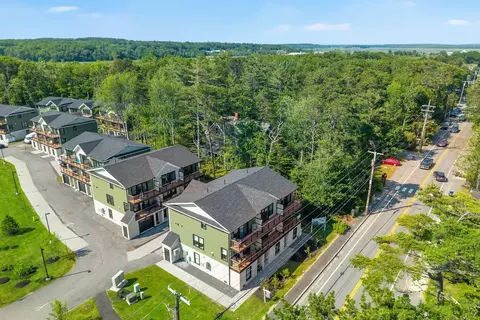 21 Salt Point Dr #18, Old Orchard Beach, ME 04064
