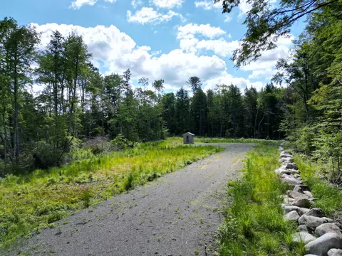7 Flanders Dr, Lincoln, ME 04457