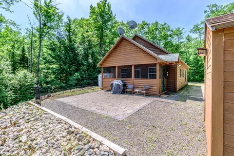 29 Merrifield Cir, Sebago, ME 04029