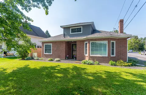 4 School St, Fort Kent, ME 04743