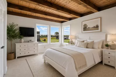 Bedroom - 71 Dennett Rd, Dayton, ME 04005 photo 3 of 7