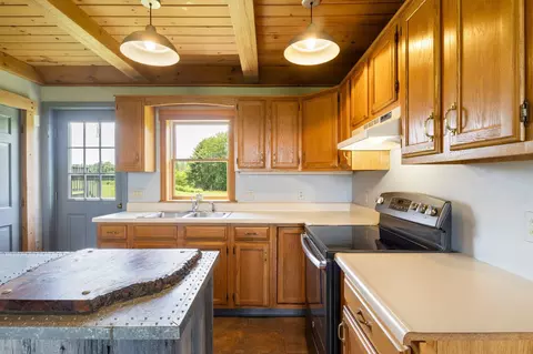 Kitchen - 71 Dennett Rd, Dayton, ME 04005 photo 6 of 8