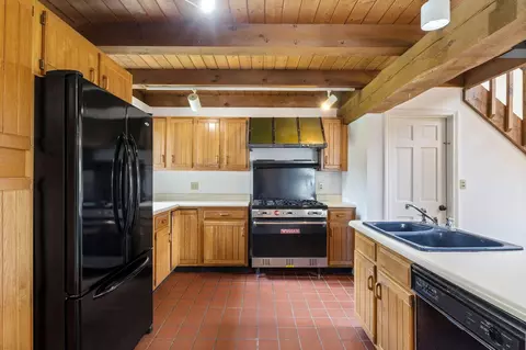 Kitchen - 71 Dennett Rd, Dayton, ME 04005 photo 1 of 8
