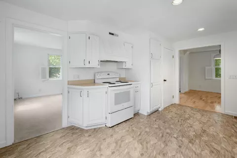 Entry Way - 8 Grove St, Brewer, ME 04412 photo 1 of 4