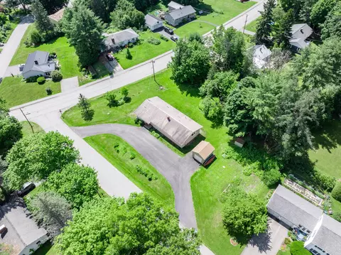 2 Averill St, Orono, ME 04473