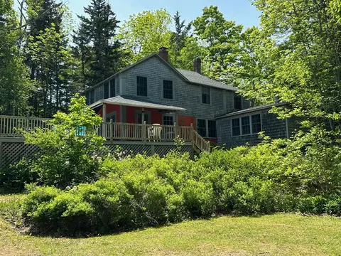 68 Cliff Rd, Northport, ME 04849