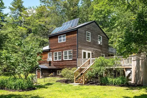 29 Acorn Ln, North Berwick, ME 03906