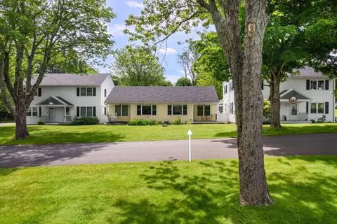 18 Woodside Meadow Rd #4, York, ME 03909