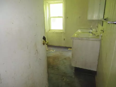 Bath - 67 High St, Milo, ME 04463 photo 1 of 3