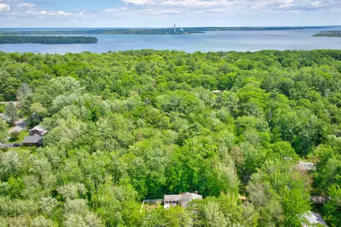 6 Surrey Ln, Cumberland, ME 04110