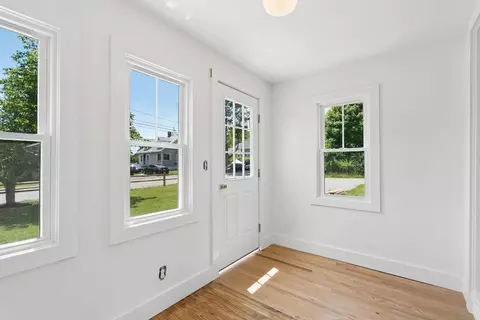 Entry Way - 4 Washington St, Bath, ME 04530 photo 1 of 4