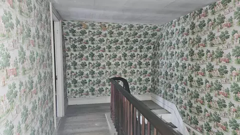 Entry Way - 85 Main St, Thomaston, ME 04861 photo 2 of 3