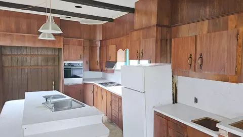 Kitchen - 85 Main St, Thomaston, ME 04861 photo 3 of 4