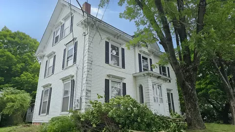 Exterior - 85 Main St, Thomaston, ME 04861 photo 2 of 8