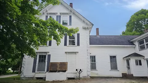 Exterior - 85 Main St, Thomaston, ME 04861 photo 4 of 8
