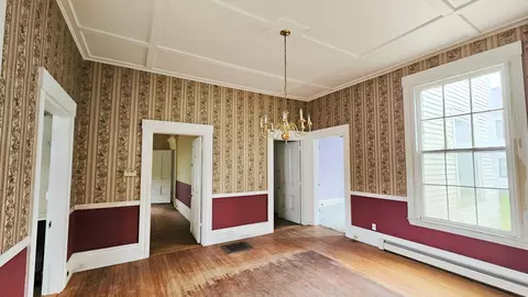 Dining - 85 Main St, Thomaston, ME 04861 photo 2 of 2