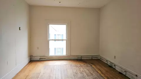 Bedroom - 85 Main St, Thomaston, ME 04861 photo 1 of 16