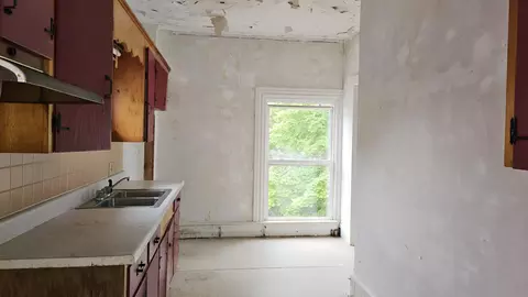 Kitchen - 85 Main St, Thomaston, ME 04861 photo 1 of 4