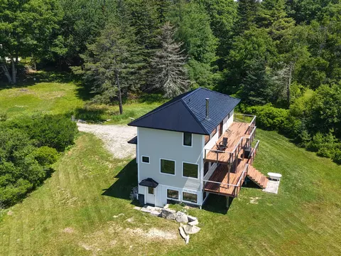 View/Area - 20 Sailors Way, Vinalhaven, ME 04863 photo 9 of 10