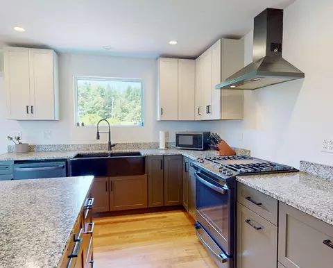 Kitchen - 20 Sailors Way, Vinalhaven, ME 04863 photo 5 of 6