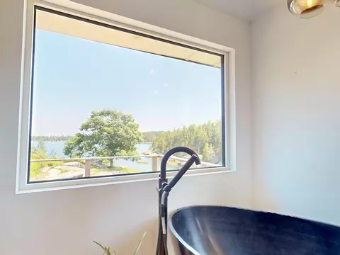 Bath - 20 Sailors Way, Vinalhaven, ME 04863 photo 5 of 8