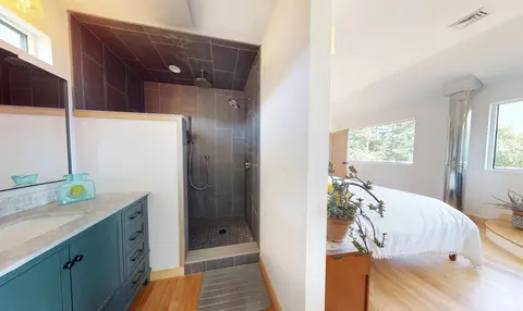 Bath - 20 Sailors Way, Vinalhaven, ME 04863 photo 4 of 8