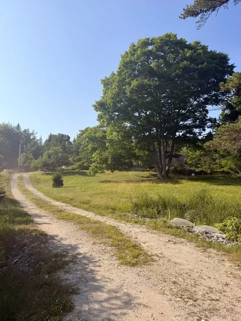 Exterior - 20 Sailors Way, Vinalhaven, ME 04863 photo 2 of 4