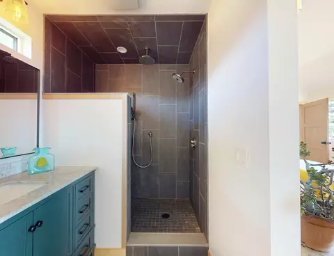 Bath - 20 Sailors Way, Vinalhaven, ME 04863 photo 3 of 8