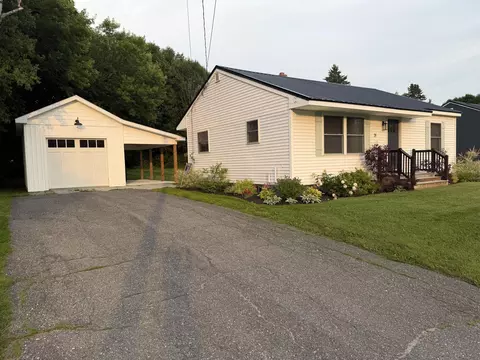 75 Dupont Dr, Presque Isle, ME 04769