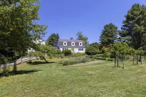 141 Fickett Rd, Pownal, ME 04069