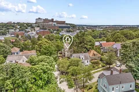 10 Deane St, Portland, ME 04102
